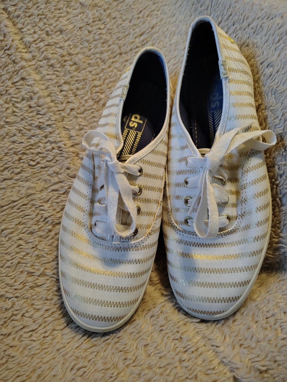 Keds Sneakers Tennis Shoes White and Gold Women's Juniors size 6